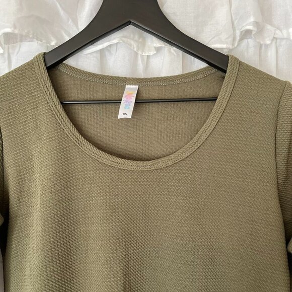 LuLaRoe Green Waffle Knit Scoop Neck Long Sleeve Shirt - Size XS - Picture 2 of 7
